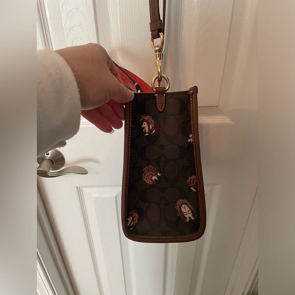 COACH Dempsey Tote 22 In Signature Canvas With Hedgehog Print - Picture 8 of 10